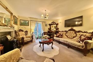 Lounge- click for photo gallery